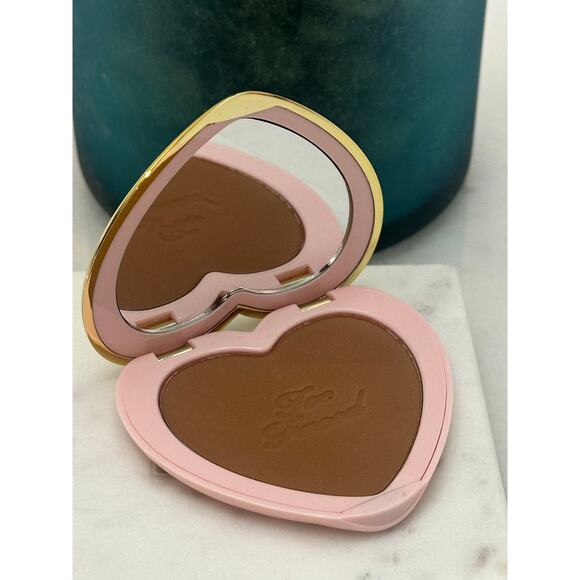 Too Faced Born This Way Soft Blur Flexible Finish Setting Powder NIB - DEEP 4.8g - Picture 3 of 4